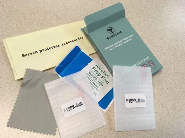 The contents of the box for the screen protector for F1 Pro flip phones.